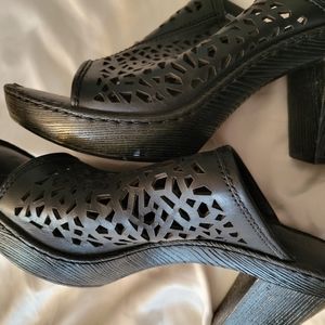 Born platform sandals